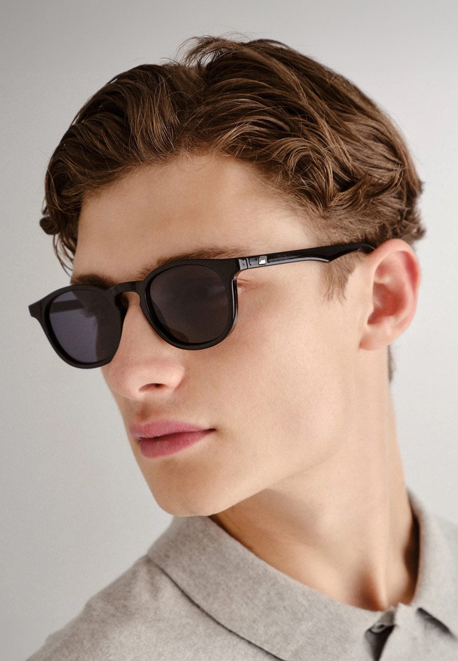 Le Specs Club Royale Black
