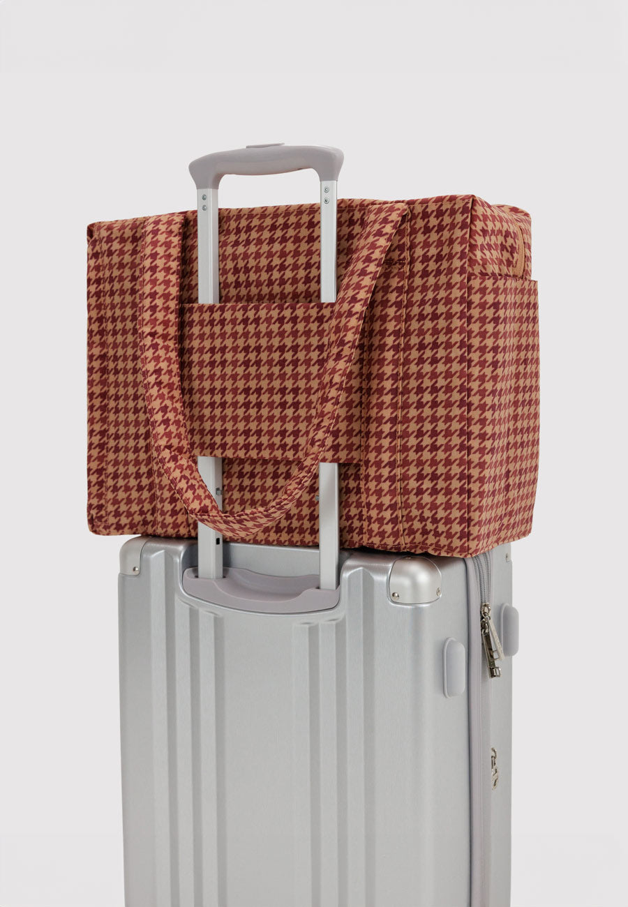 Baggu Small Cloud Carry-On Tan Houndstooth