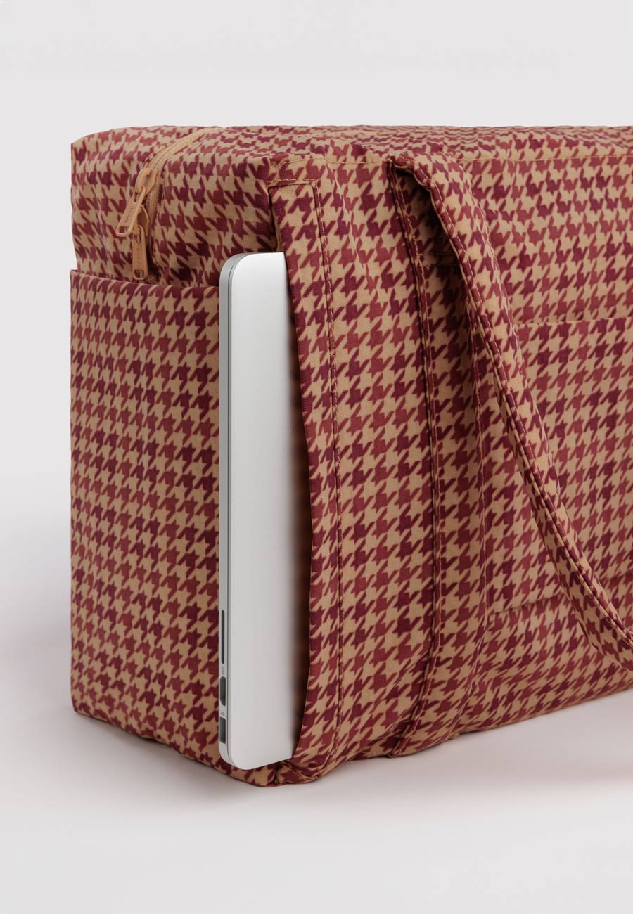 Baggu Small Cloud Carry-On Tan Houndstooth