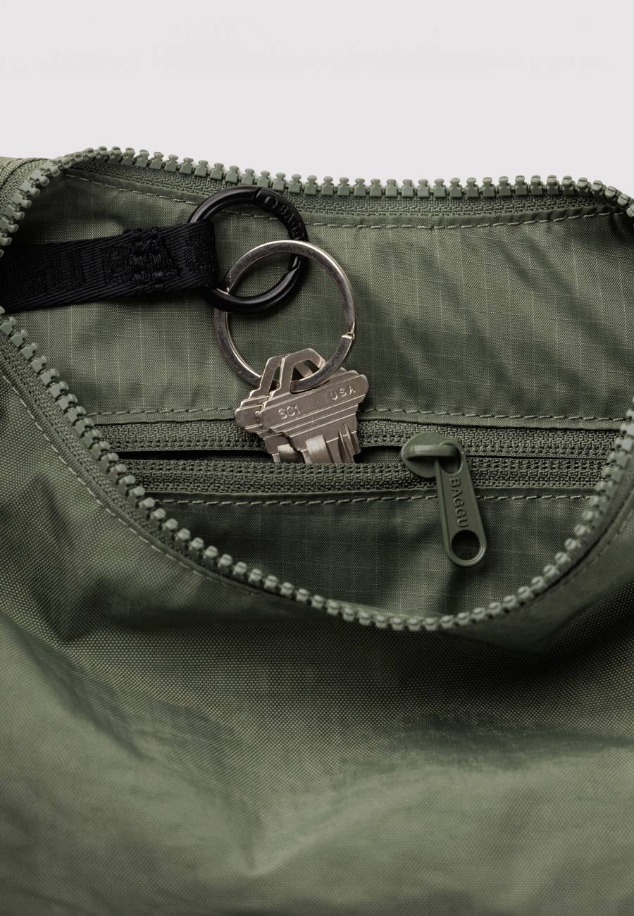 Baggu Small Nylon Crescent Bag Caper