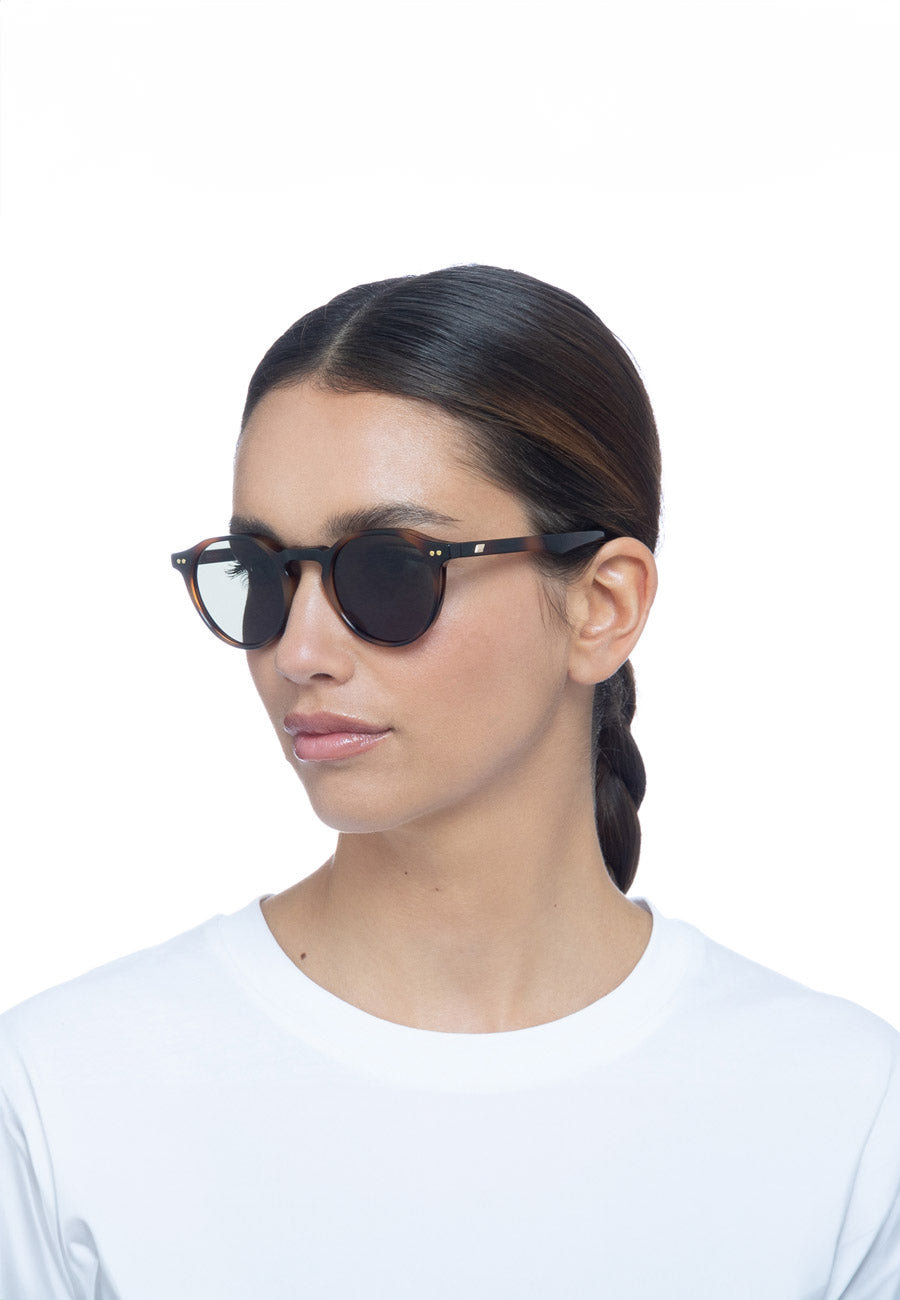 Le Specs Galavant Tort
