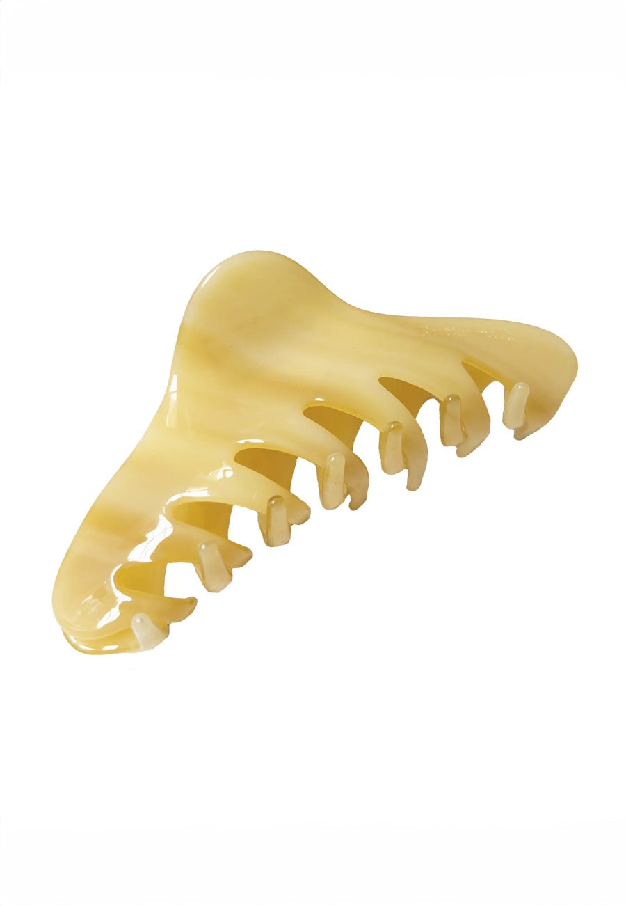 Buttermilk Accessories Georgia Clip Shortbread Honey