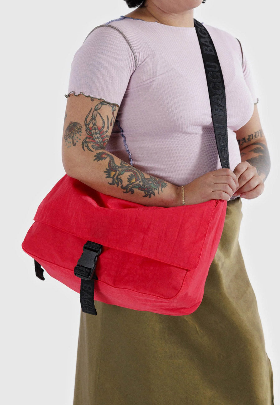 Baggu Nylon Messenger Bag Candy Apple