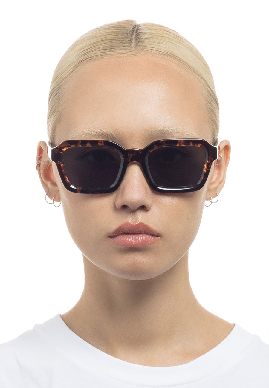 Le Specs Impossible Tokyo Tort