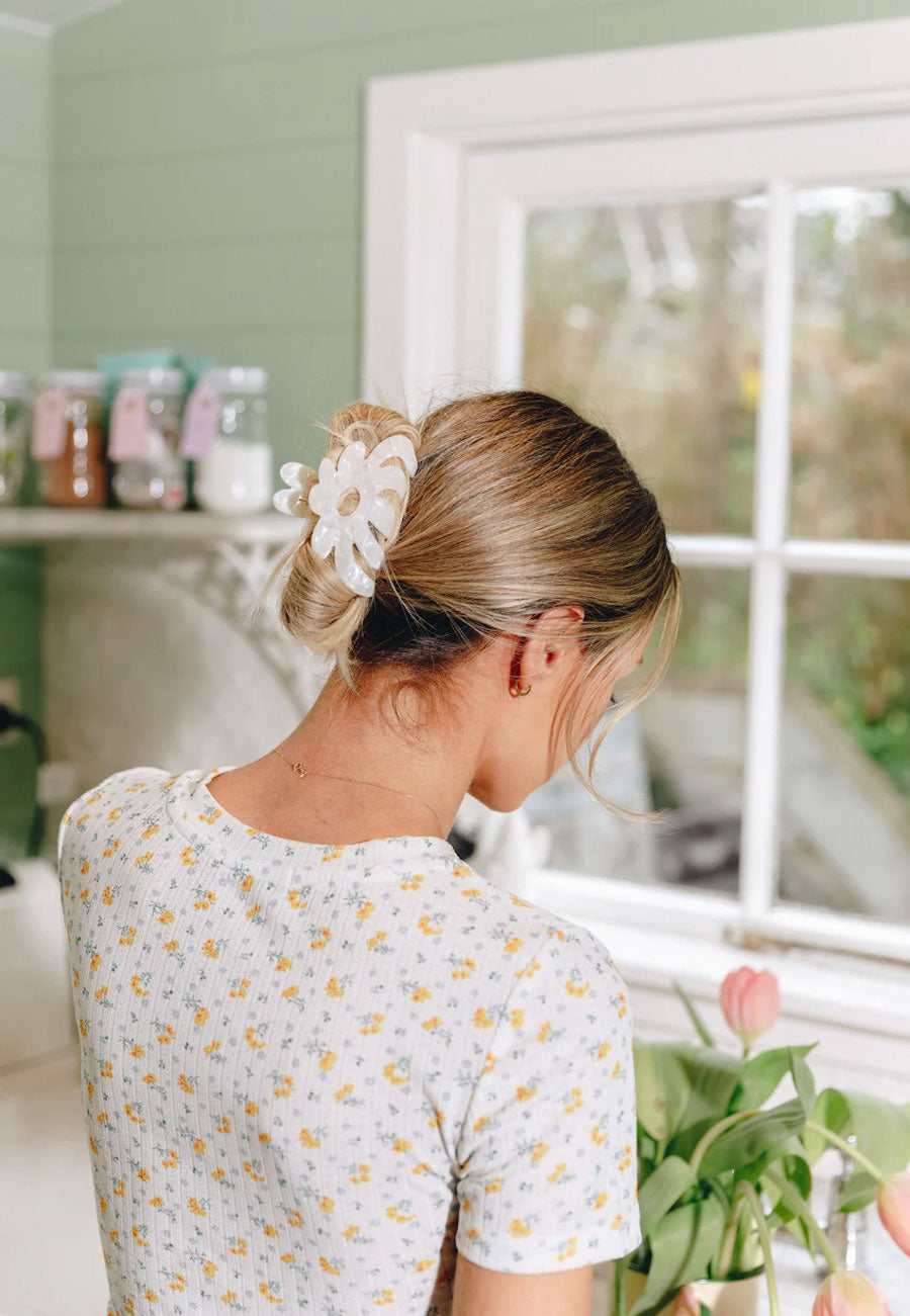 Buttermilk Accessories Rebekah Clip Classic Pearl